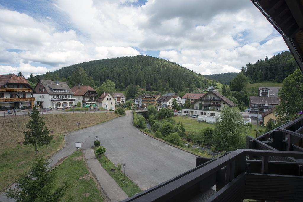 Enz Residenz Hotel Enzklosterle Bagian luar foto