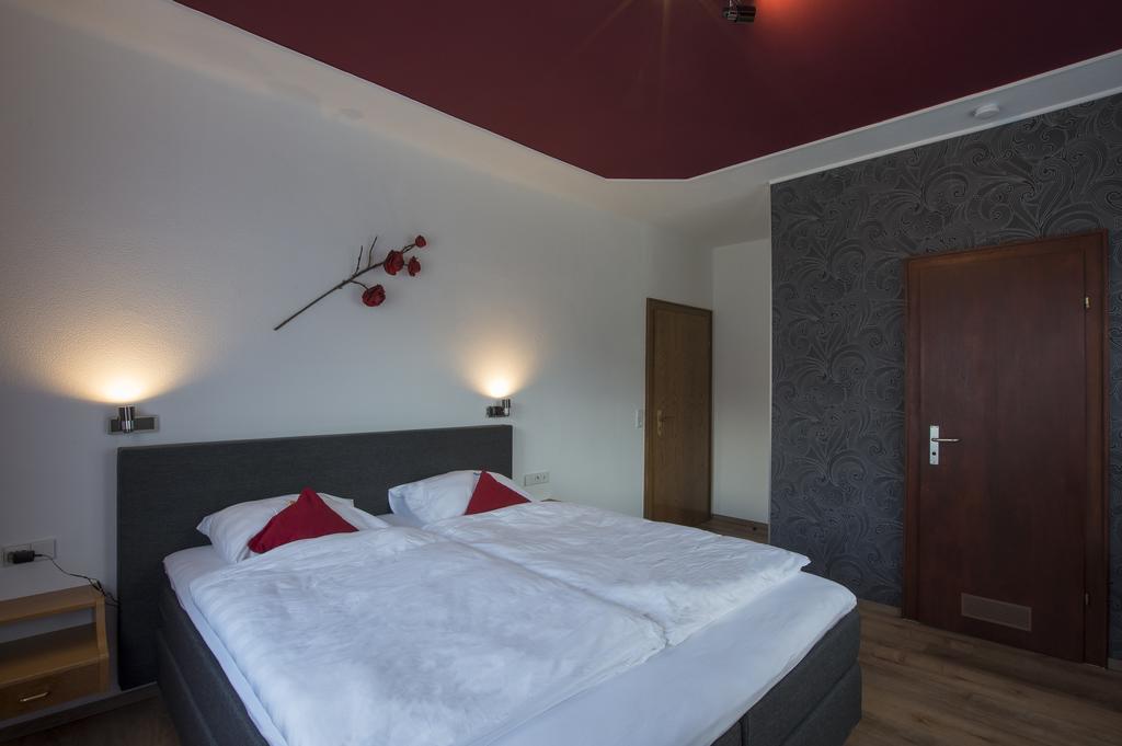 Enz Residenz Hotel Enzklosterle Bagian luar foto