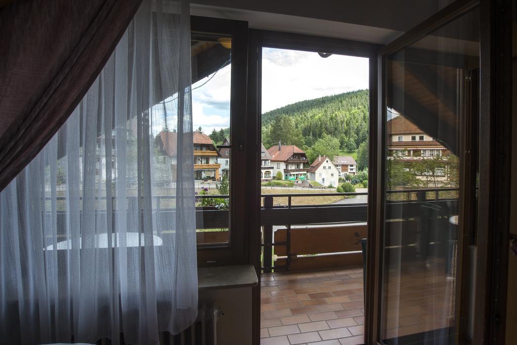 Enz Residenz Hotel Enzklosterle Bagian luar foto