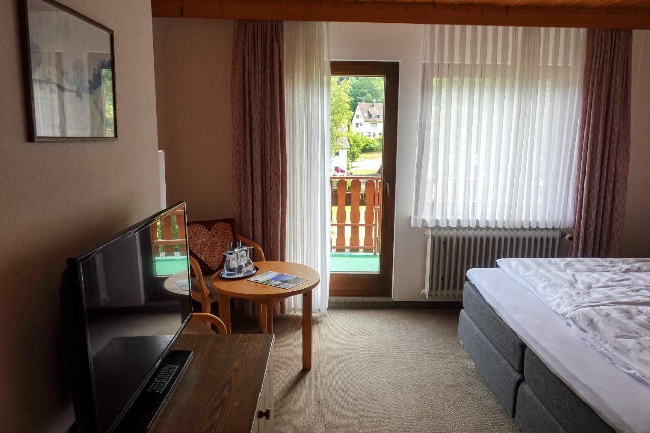 Enz Residenz Hotel Enzklosterle Bagian luar foto