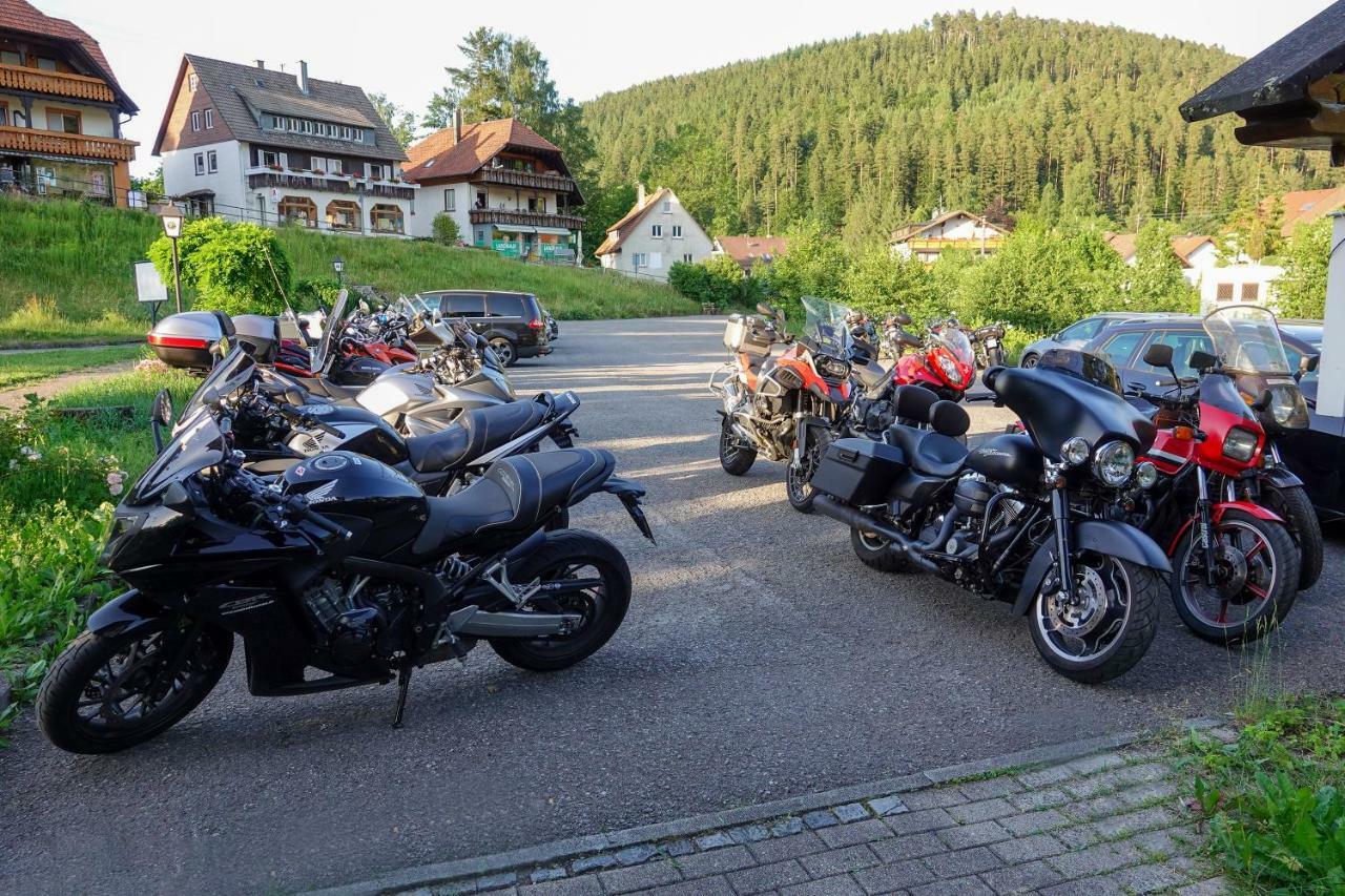 Enz Residenz Hotel Enzklosterle Bagian luar foto